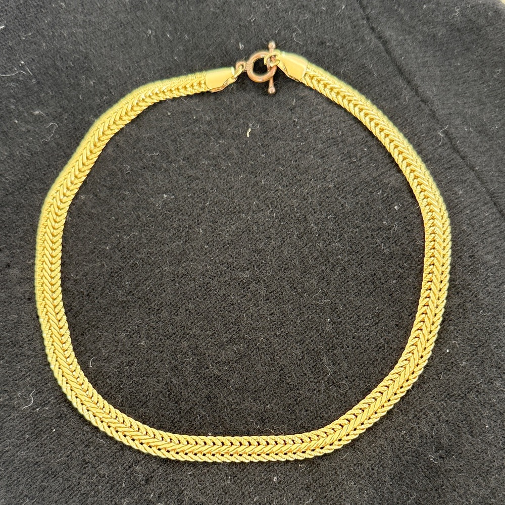 Elegant Gold Chain Necklace